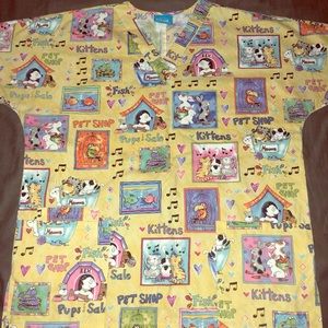 HQ scrub top - Medium